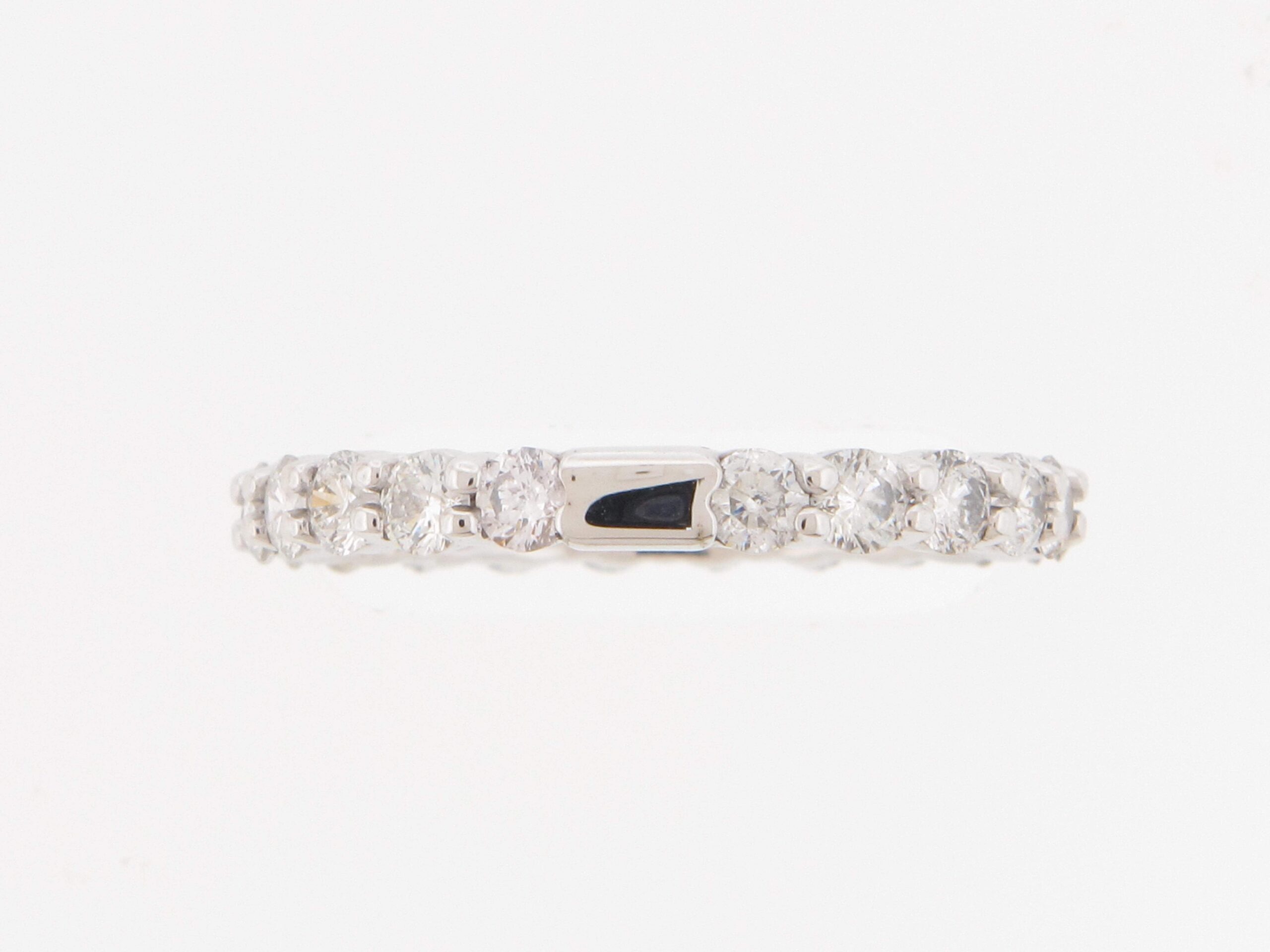 B93208 - Image 3